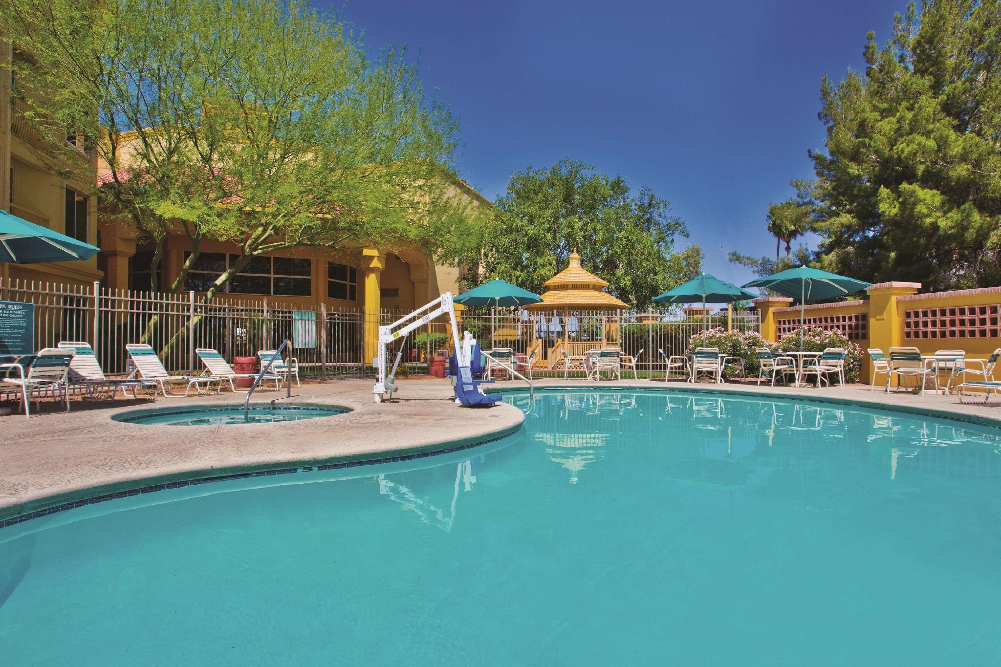 La Quinta By Wyndham Tucson Airport Hotel Exterior photo