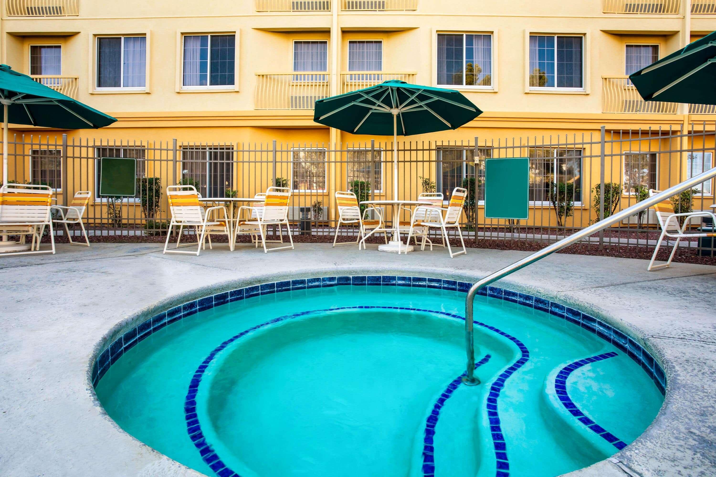 La Quinta By Wyndham Tucson Airport Hotel Exterior photo